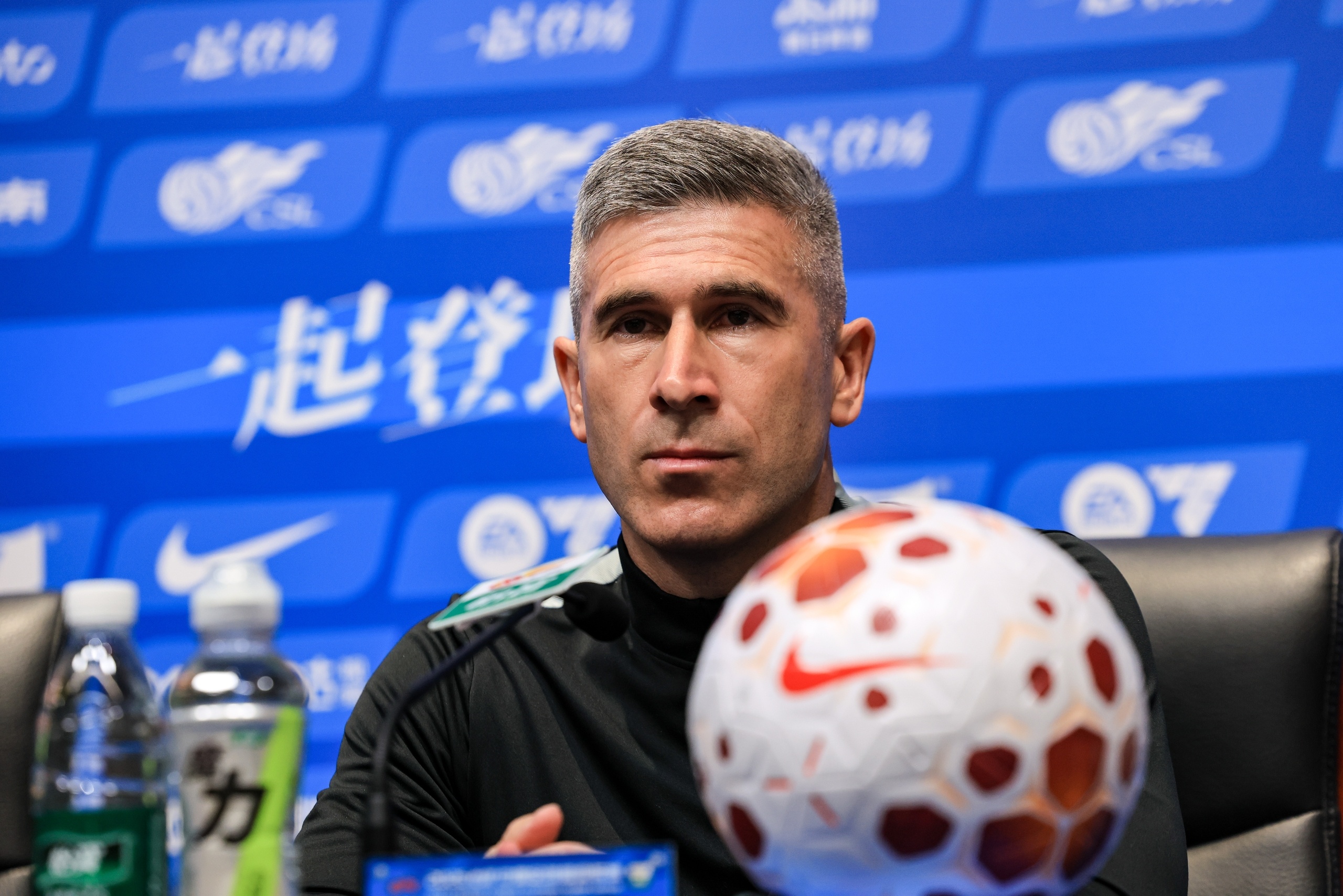 半场0-0 国安边路传中失灵 双中锋遭武汉防线锁死