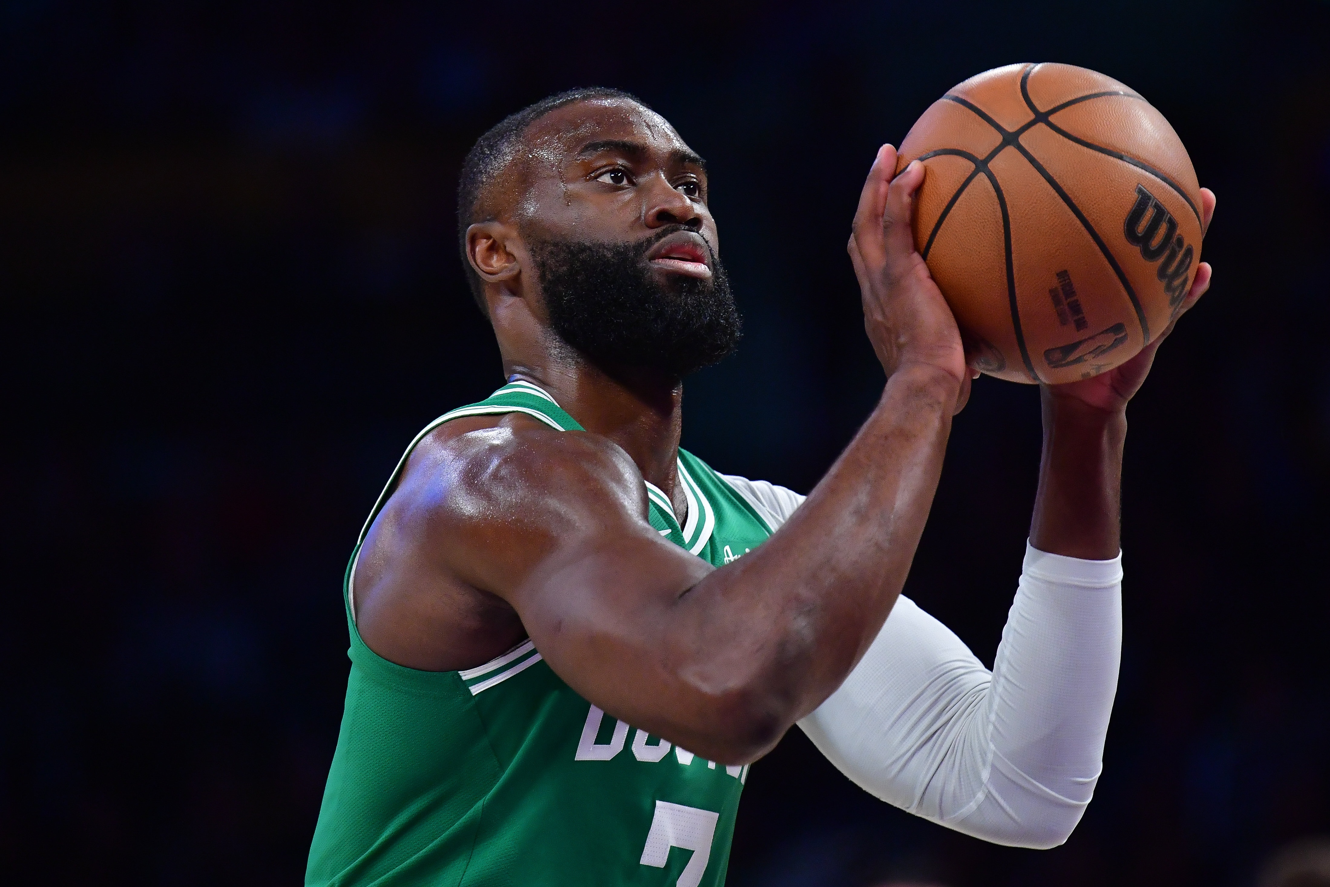 追梦炮轰绿军管理层：交易布朗因钱就直说 别拿聪明当借口