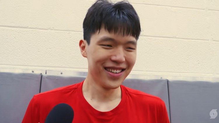 杨瀚森谈生涯第二年:心态无变化 上场打好球