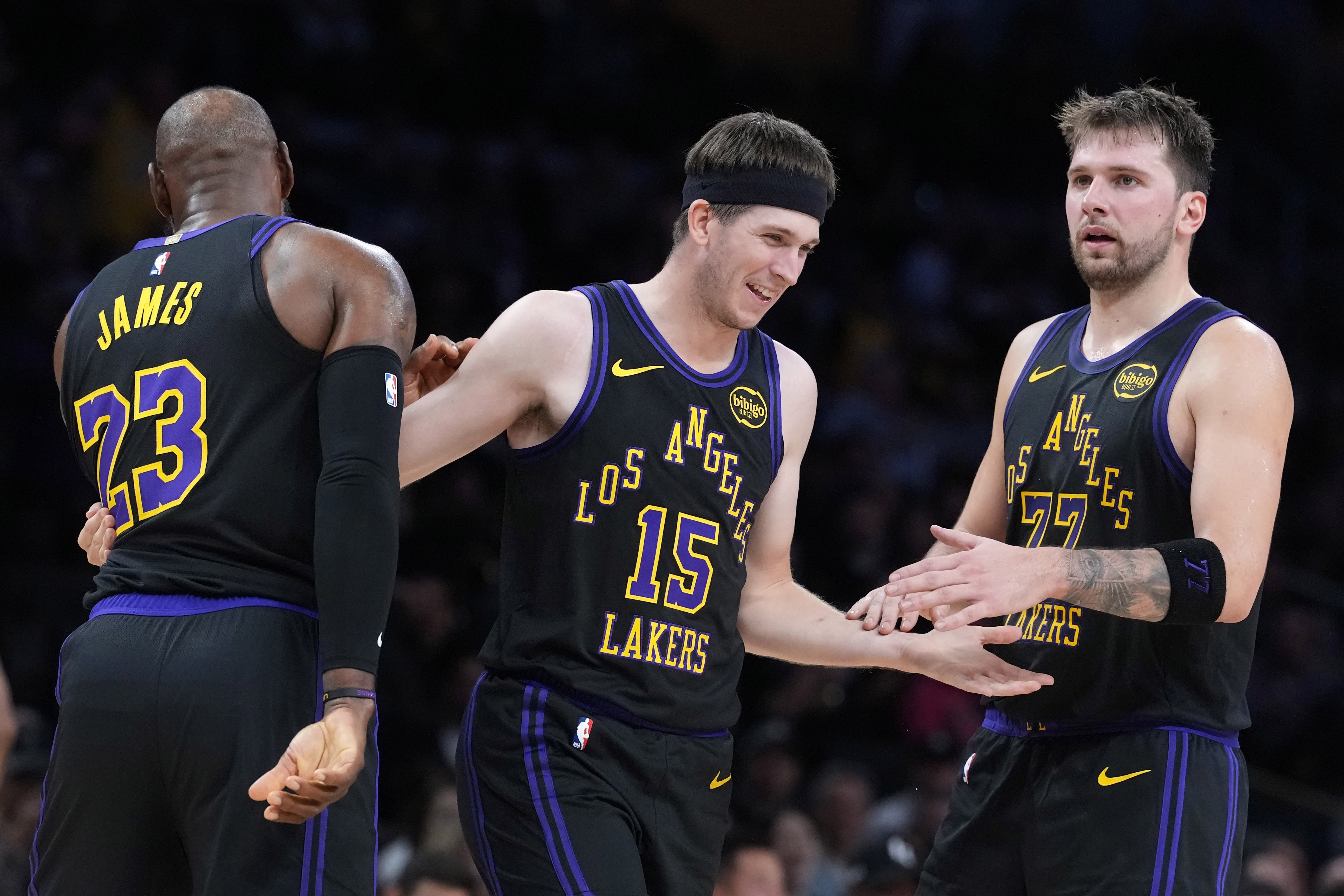 里夫斯:詹姆斯是NBA最强壮球员之一,东契奇对抗同样强硬