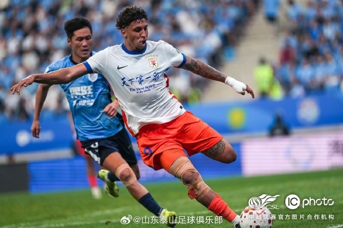 客场1:3不敌大连英博,山东泰山连胜遭终结 客场1:3不敌大连英博,山东泰山连胜遭终结