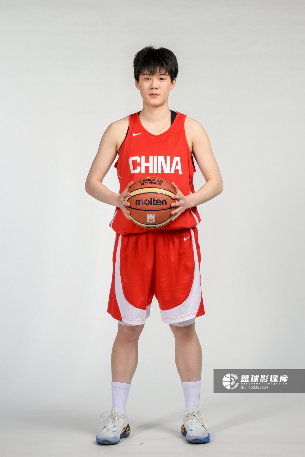 贾驭7中4零失误，中国U17女篮73-71险胜斯洛文尼亚