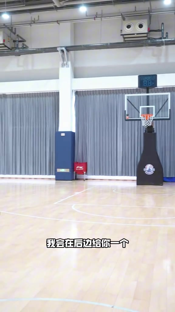 青岛男篮公开课：阻力上篮专项训练细节曝光