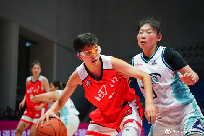 苏蓥滢27分四川六连胜 焦点战江苏78-72擒河南