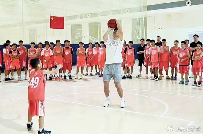 陈家政现身广东夏训营 传授经验