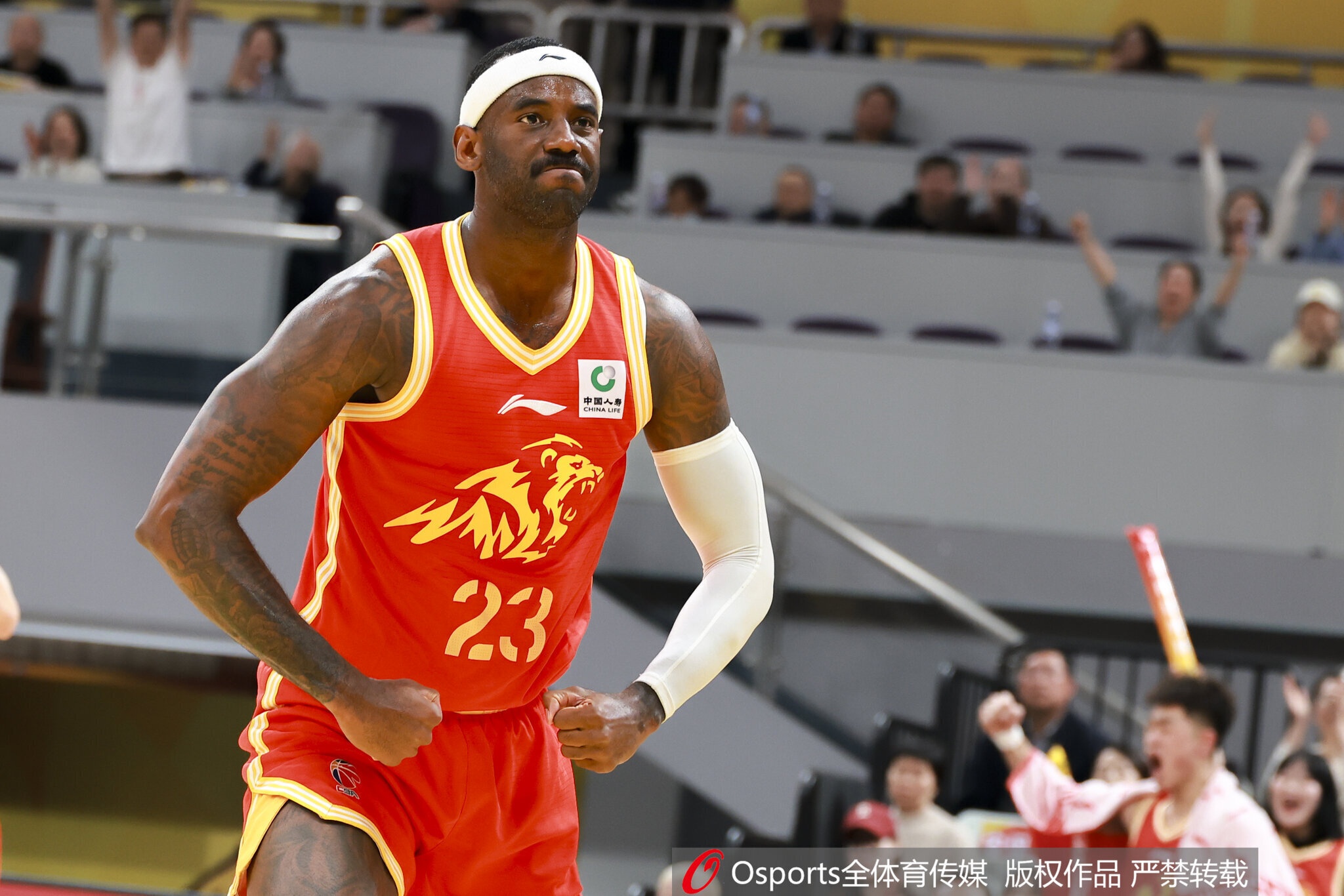 管维佳解读桑普森:防守碾压斯佩尔曼,三分短板或成北京四号位隐患