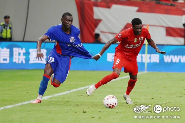 莱昂纳多闪击李新翔破门 上海海港2-0力克申花德比