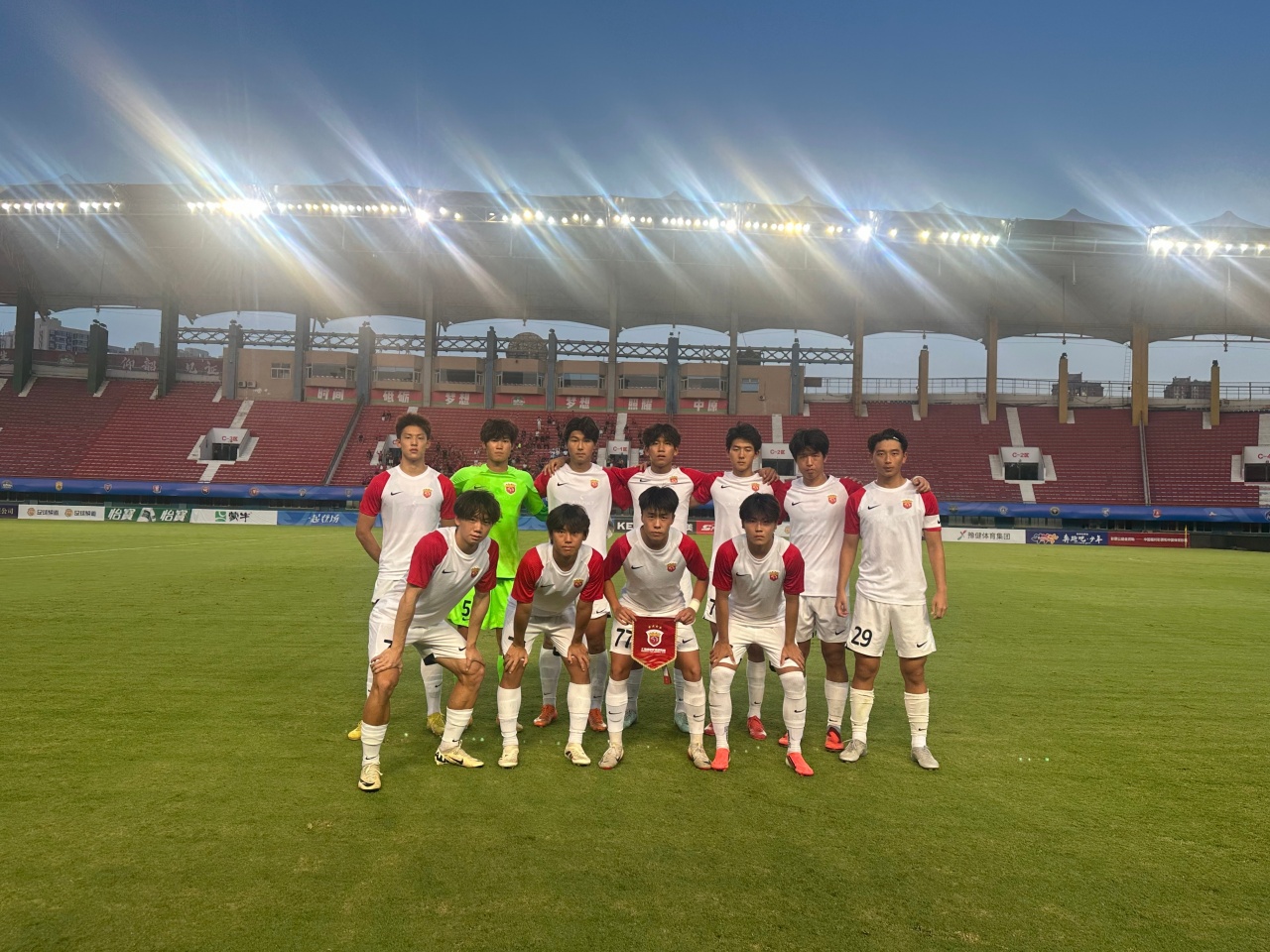 海港U20第二阶段3胜1负升至B组第二,李俊哲两传一射主导战局