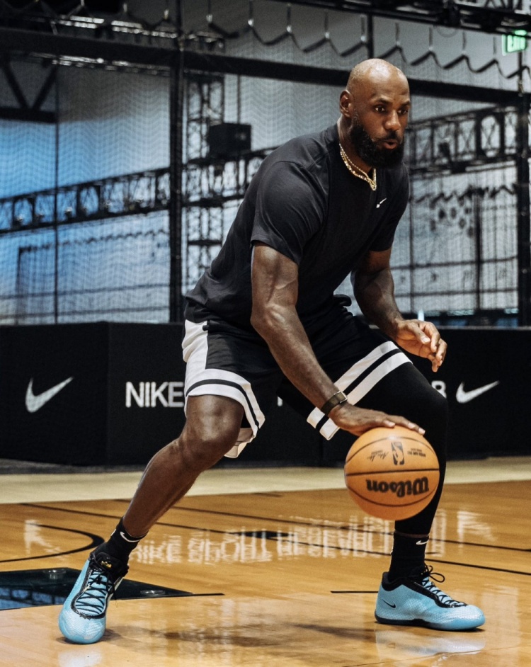 LeBron 24正式曝光 詹姆斯亲承系列最轻