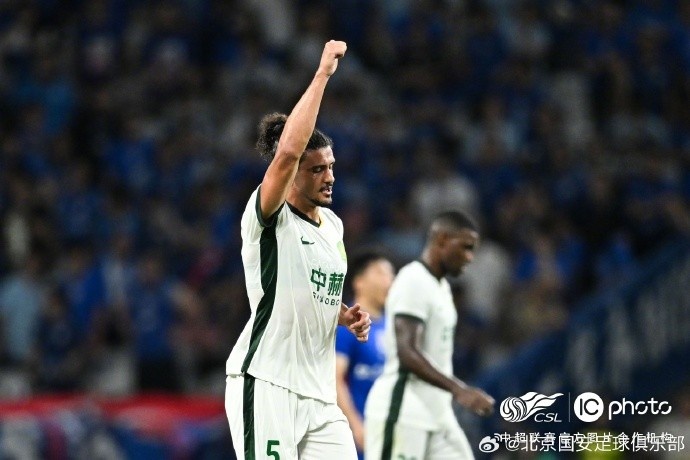 北京国安客场3-0完胜上海申花 侯森多次扑救