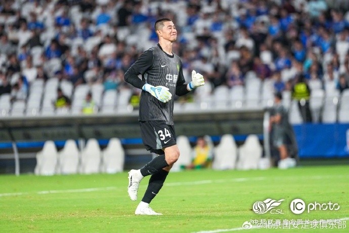 北京国安客场3-0完胜上海申花 侯森多次扑救