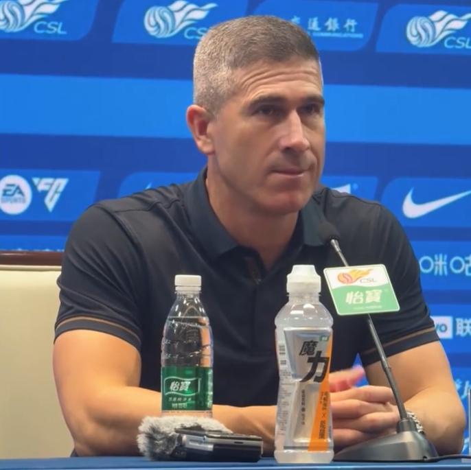 蒙哥马利赛后反问记者：非凡那个动作是点球吗