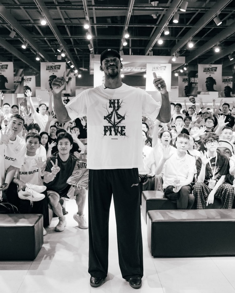 巴特勒深情致谢中国球迷:你们的爱始终如一 会以更强的姿态回归 巴特勒深情致谢中国球迷:你们的爱始终如一 会以更强的姿态回归