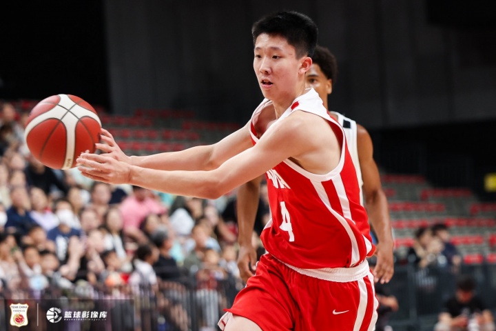 张宇辰最后1分钟连得8分助队逆转 砍全队最高19分 获外教无限信任
