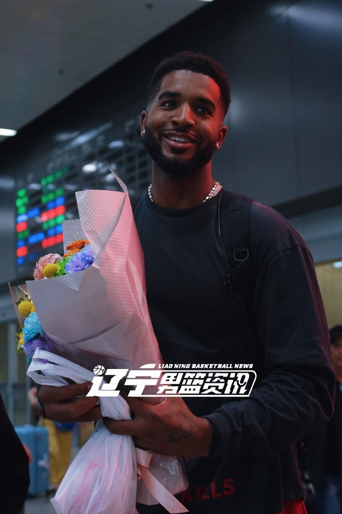 辽篮新赛季首位外援就位！媒体人：克里斯今早顺利落地沈阳