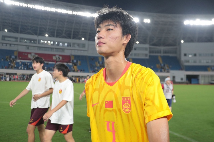 宋凯今年5月致信赵松源:尽快去欧洲历练,早日成为国足中坚力量 宋凯今年5月致信赵松源:尽快去欧洲历练,早日成为国足中坚力量
